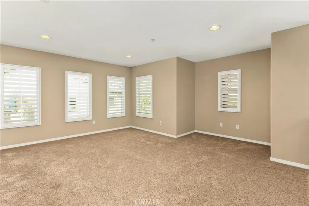 7526 Tioga Lane, Highland, California 92346 home-pic-29